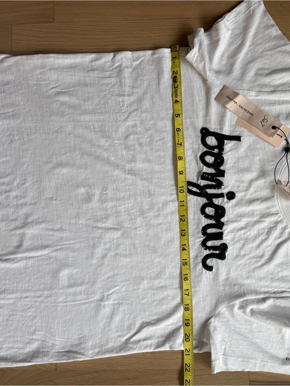 cinq a sept 5 a 7  “bonjour” French shrunken White Tee with Black sequins Script - Picture 10 of 11